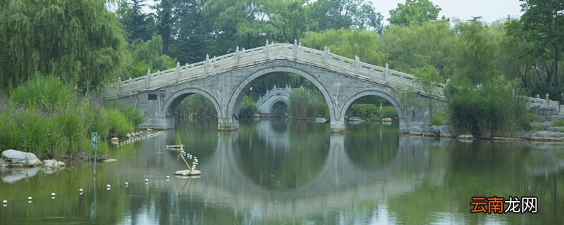 陈桥兵变黄袍加身的是谁