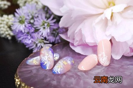 金箔美甲透彻无瑕，两款清丽风格的教程赶紧收藏