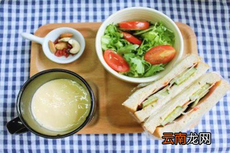 营养均衡的瘦身早餐，让女生焕发健康活力