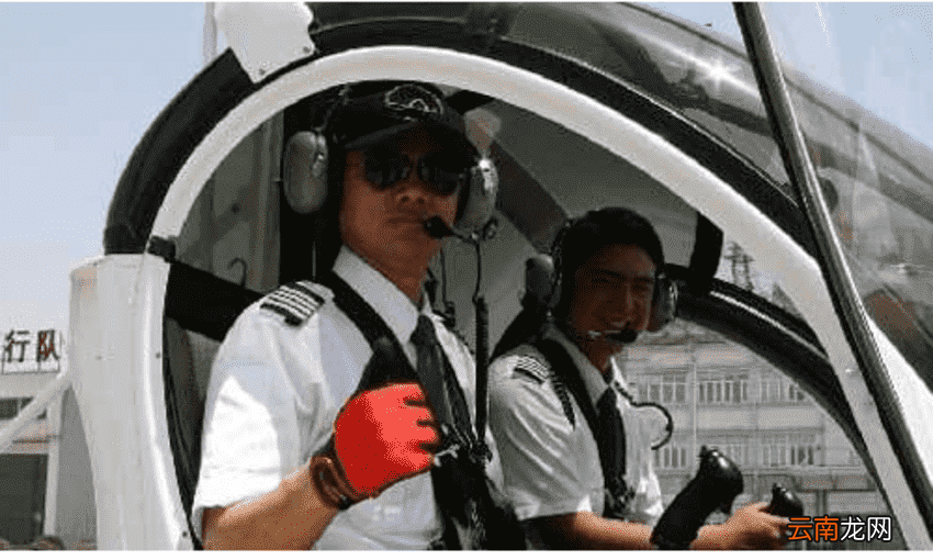 飞机副驾驶的职责是什么