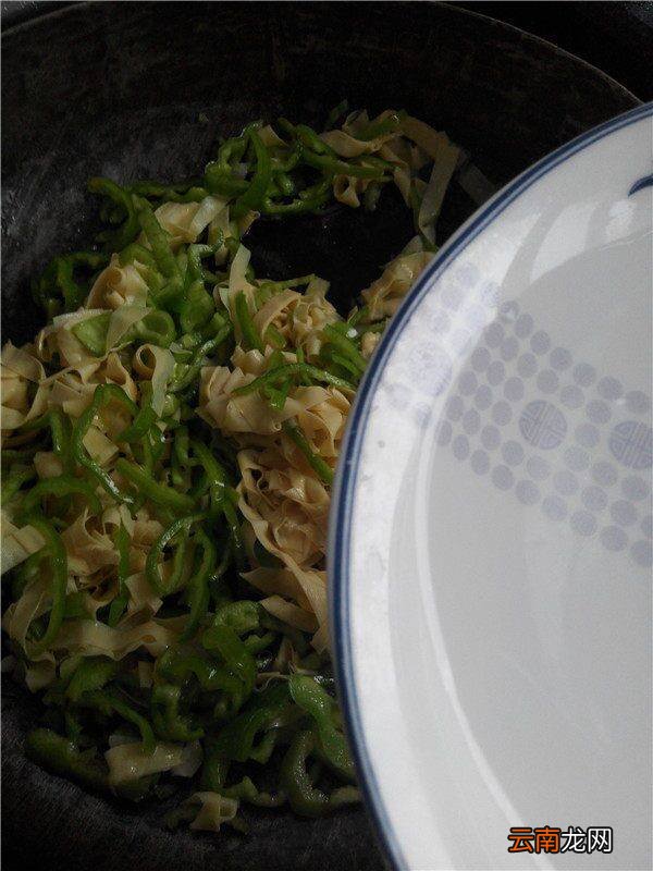 豆皮炒尖椒怎么做好吃