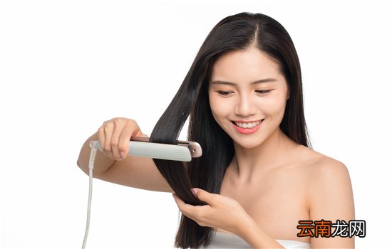 用卷发棒头发干还是湿