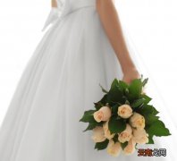 朋友订婚送什么礼物合适，朋友订婚送什么礼物比较好